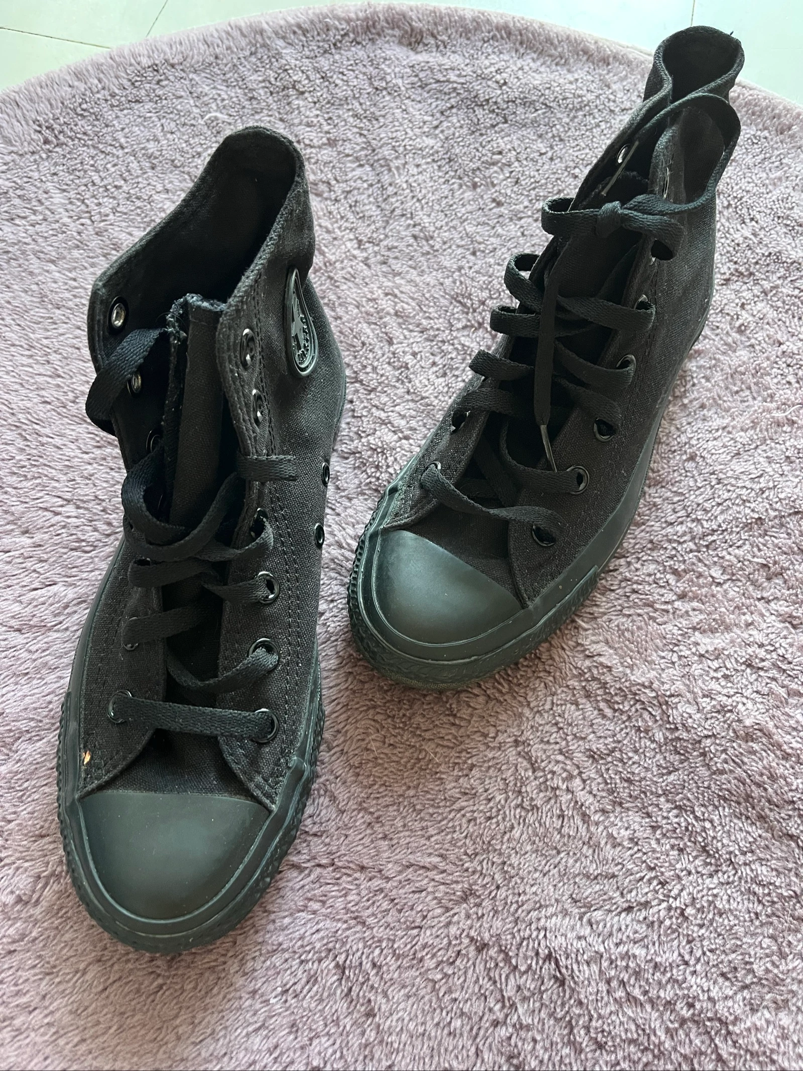 Converse – photo 2